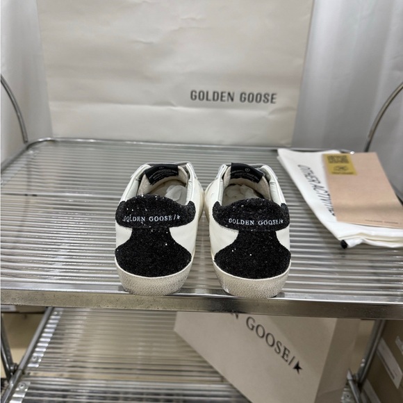 Golden Goose Women's White and Gold Star Sneakers - Picture 9 of 9